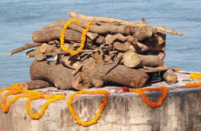 शवको अन्त्यष्टि गर्न दाउरा समेत नभएपछि