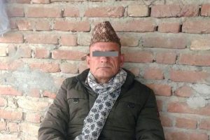 बिहान ३ बजे होटेलको कोठामा महिलासँगै समातिए वडाध्यक्ष, उनि भन्छन -….