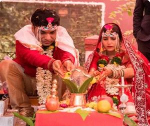 पहिलाे श्रीमानसँग एक करोड र दाेस्राे श्रीमानसँग ४५ लाख लुटेर  तेस्रोसँग अमेरिका भागिन