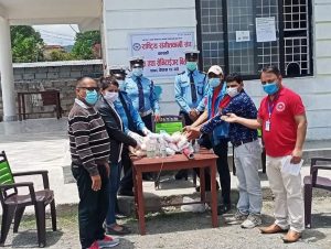 राष्ट्रिय संगीतकर्मी संघ कास्कीद्घारा जिल्ला ट्रफिक प्रहरी कार्यालय कास्कीलाई स्वास्थ्य सामाग्री हस्तान्तारण