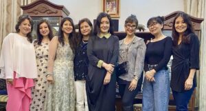 पूर्व युवराज्ञी हिमानी शाह र अभिनेत्री मनिषा कोइरालाबीचको रमाइलो भेटघाट