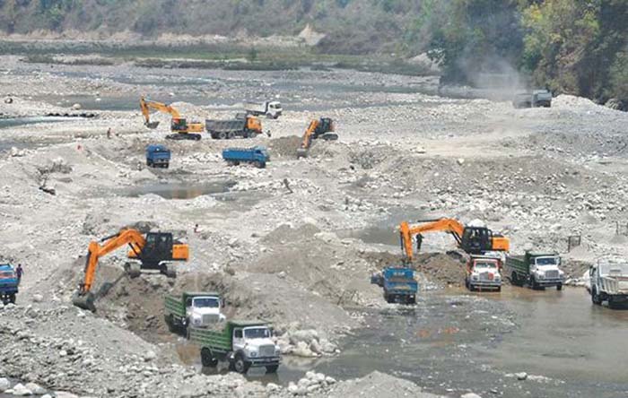 बालुवा निकाल्ने क्रममा दुई मजदुरको मृत्यु, प्रहरीलाई जानकारी दिइएन