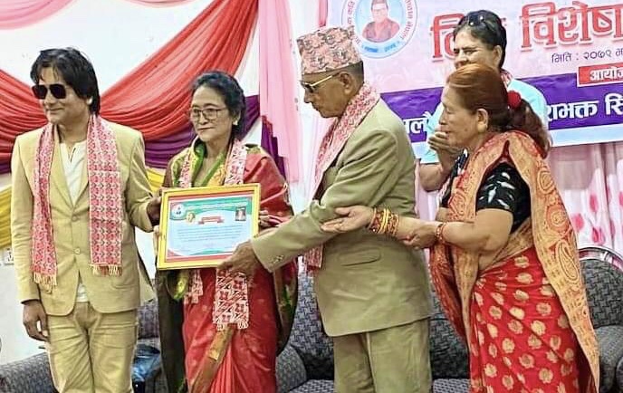अलौकिक कवि देशभक्तसिँह कुँवर प्रतिष्ठानद्वारा बाबा राणा सम्मानित