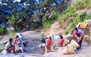 यस्तो नेपालको सिङ्गो गाउँ जहाँ एउटा कुवामा निर्भर छ ।