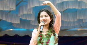 स्टेज कार्यक्रममा एलिनाको साउन्ड टेक्निसियनसँग भनाभन
