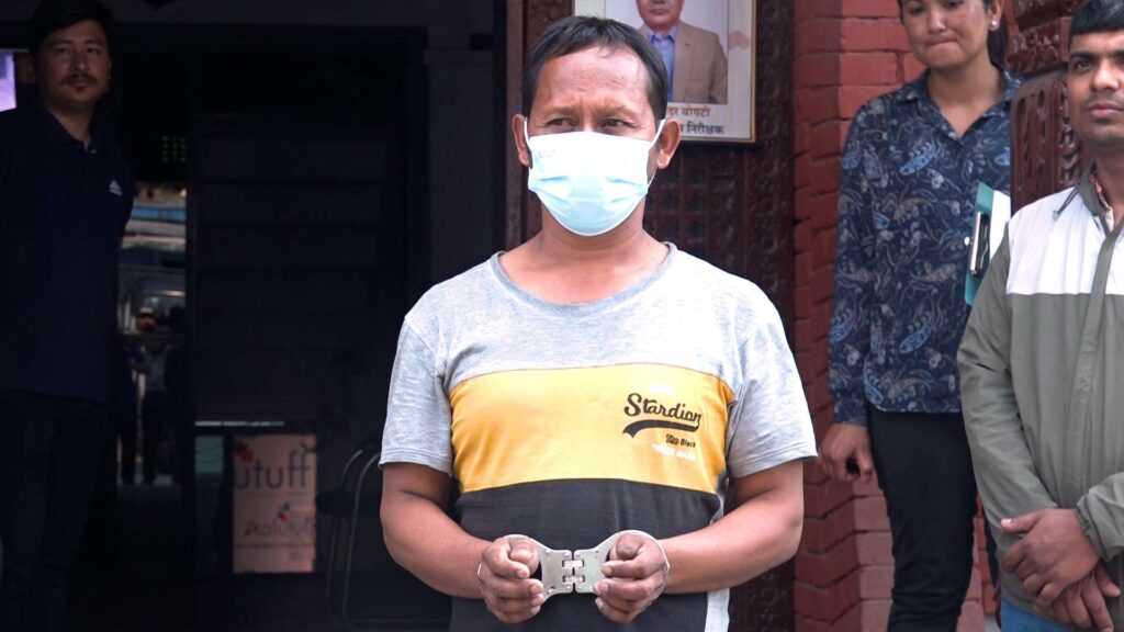 राती मोबाइलमा चर्को बोल्दा फुपूकी छोरीको हत्या